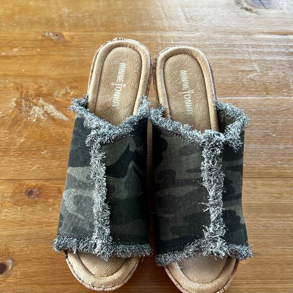 Minnetonka Women’s Wedge Sandals Size 7 Camo Cork Platform Slides Fringe Boho - Picture 4 of 8